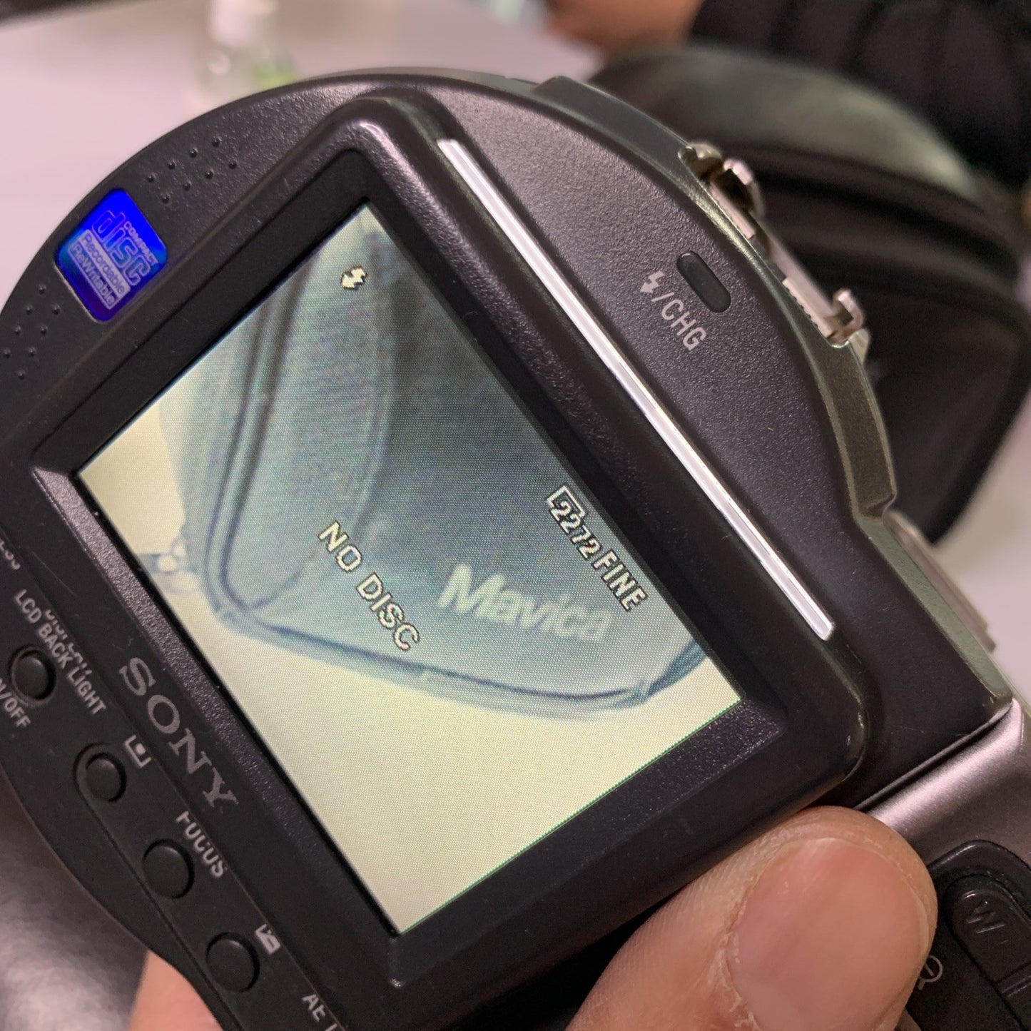 Sony CD Mavica MVC-CD400 Digital Camera 4MP & Bag *Working but flat battery