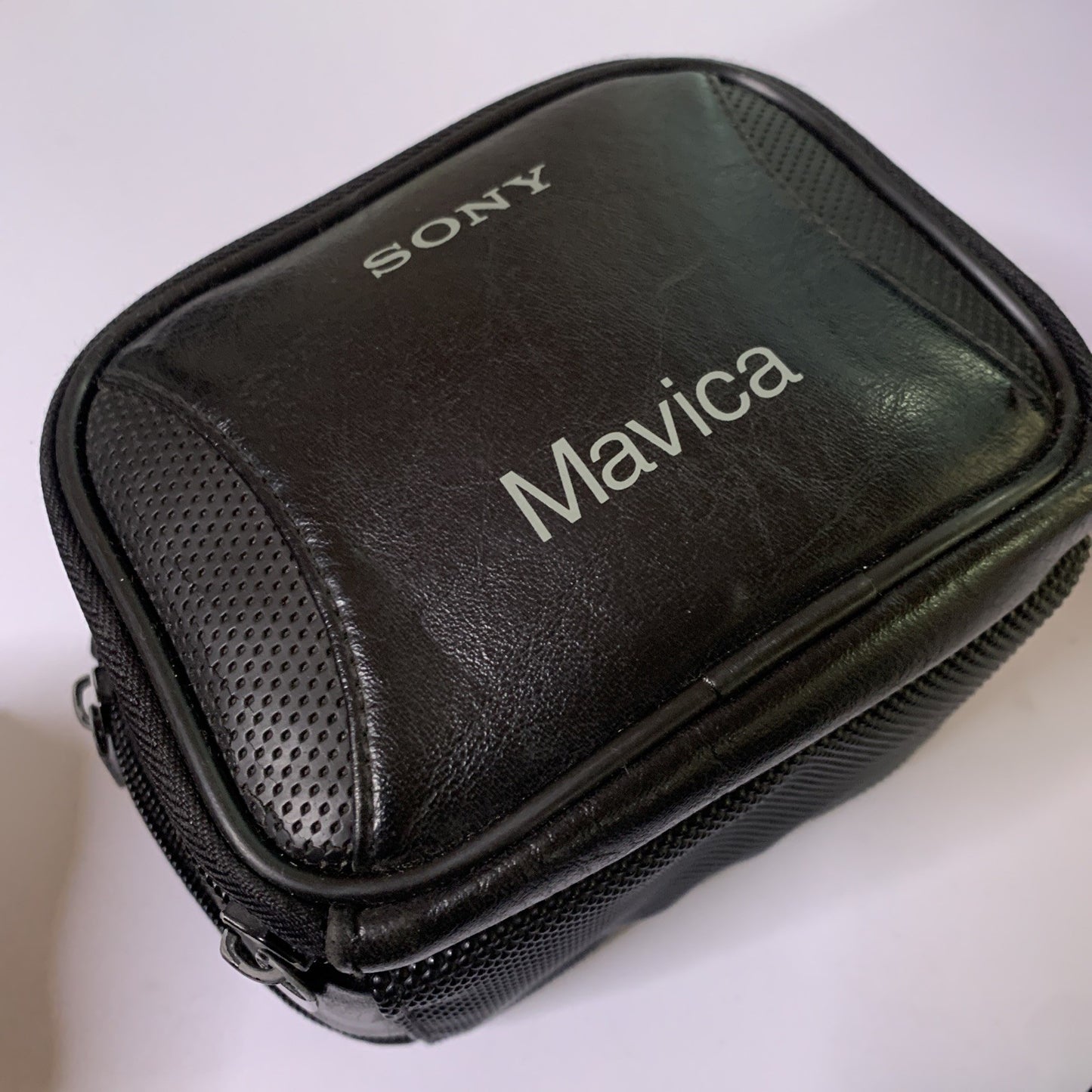 Sony CD Mavica MVC-CD400 Digital Camera 4MP & Bag *Working but flat battery