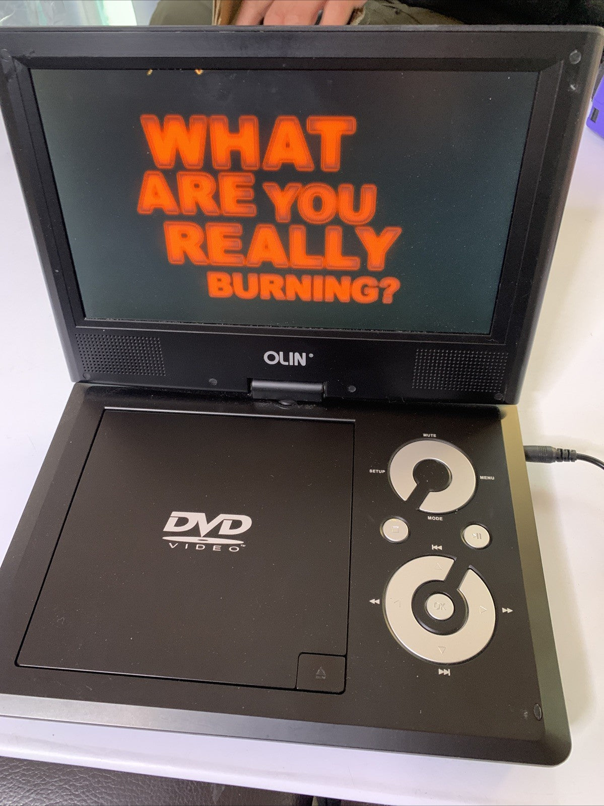 Olin DVD Swivel-Screen Player 9" PD-910 With Power Supply