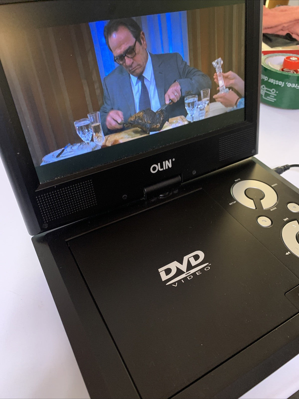 Olin DVD Swivel-Screen Player 9" PD-910 With Power Supply