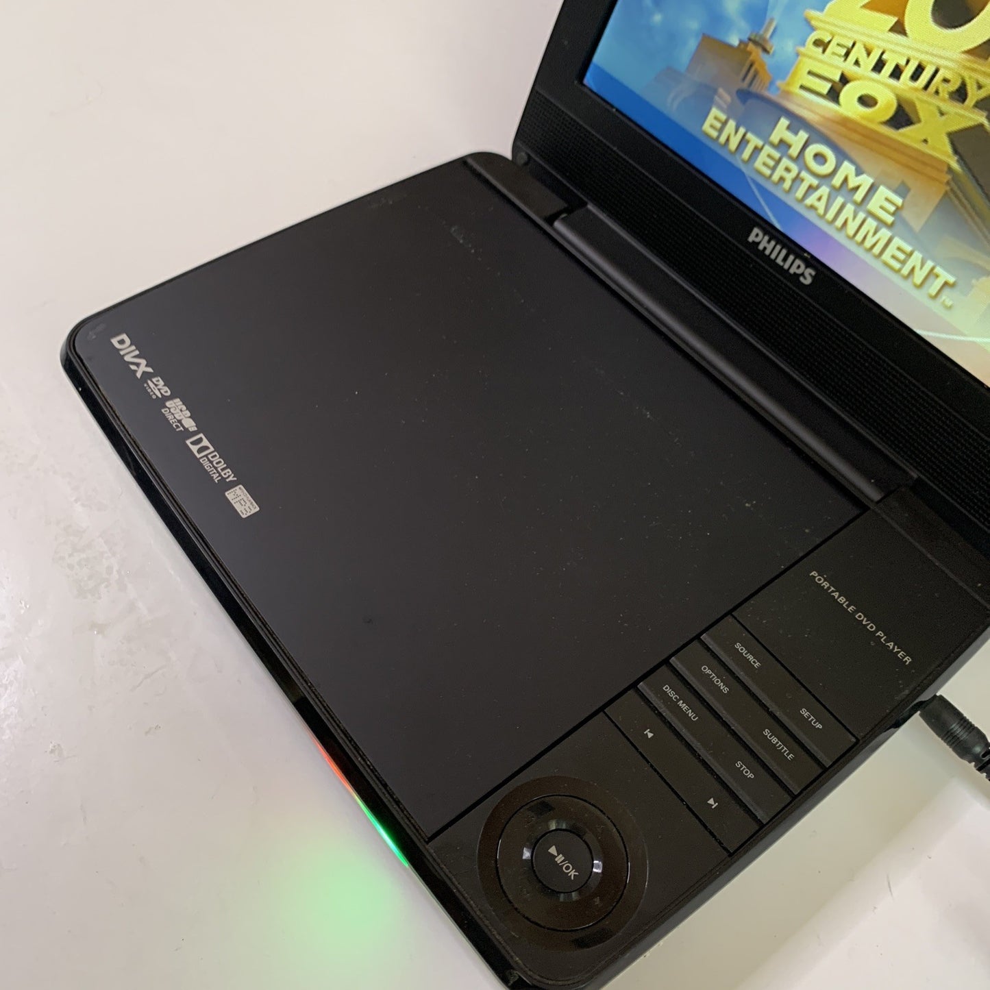 Philips Portable 9" DVD Player With Power Supply PD9030/79