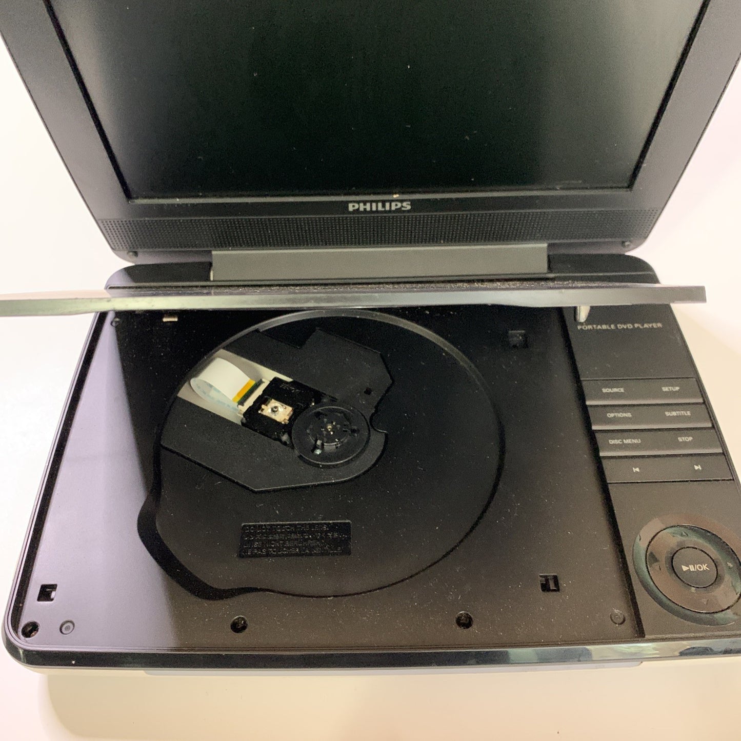 Philips Portable 9" DVD Player With Power Supply PD9030/79