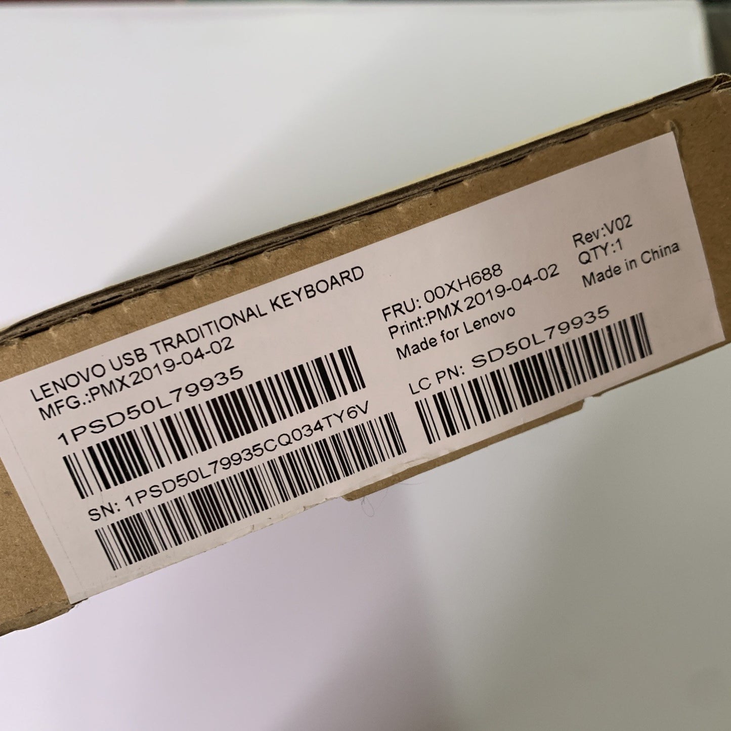 Genuine Lenovo USB Traditional Keyboard Wired 00XH688  NEW