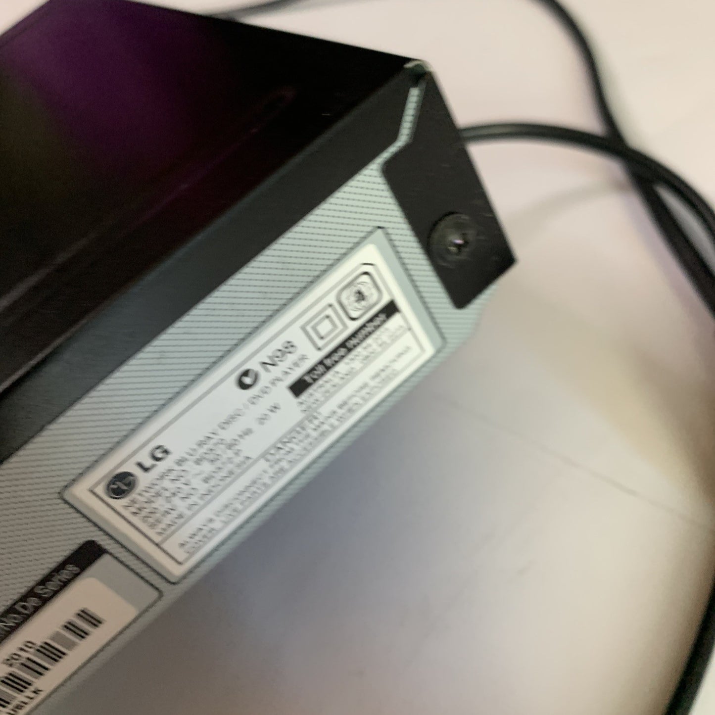 LG Network Blu-ray DVD Player BD570 WiFi With Remote Control Region B &4