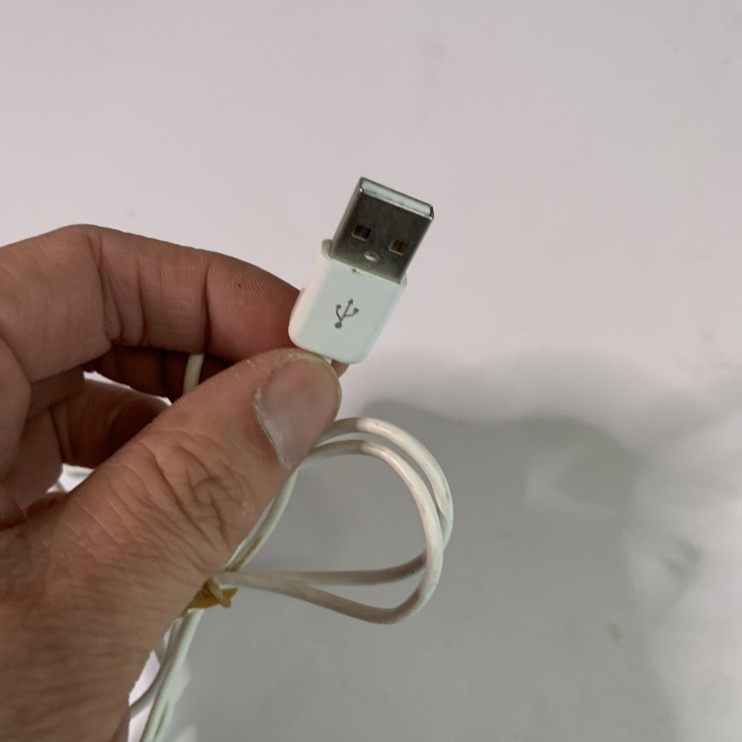 Genuine Official Apple iPod Shuffle Dock Charger USB 3.5mm Jack