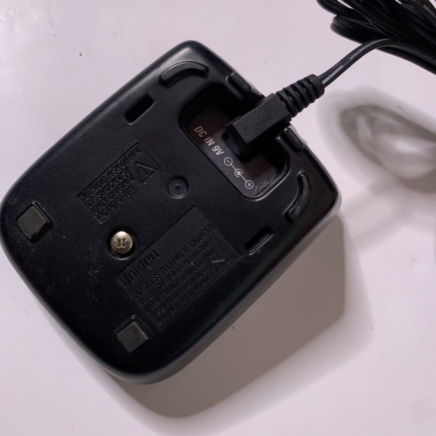 Genuine Uniden Cordless Telephone Handset Charger 9V AAD-600S(M)