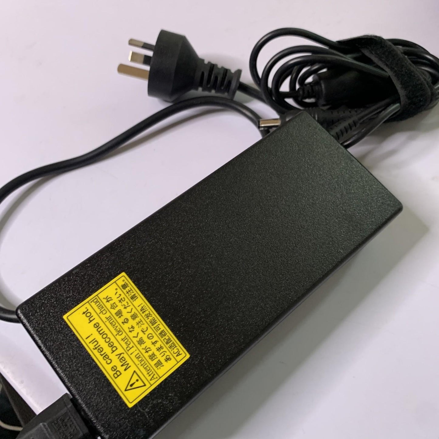 Genuine Toshiba PA5083E-1AC3 Laptop Power Supply 19V 6.32A AC Adapter