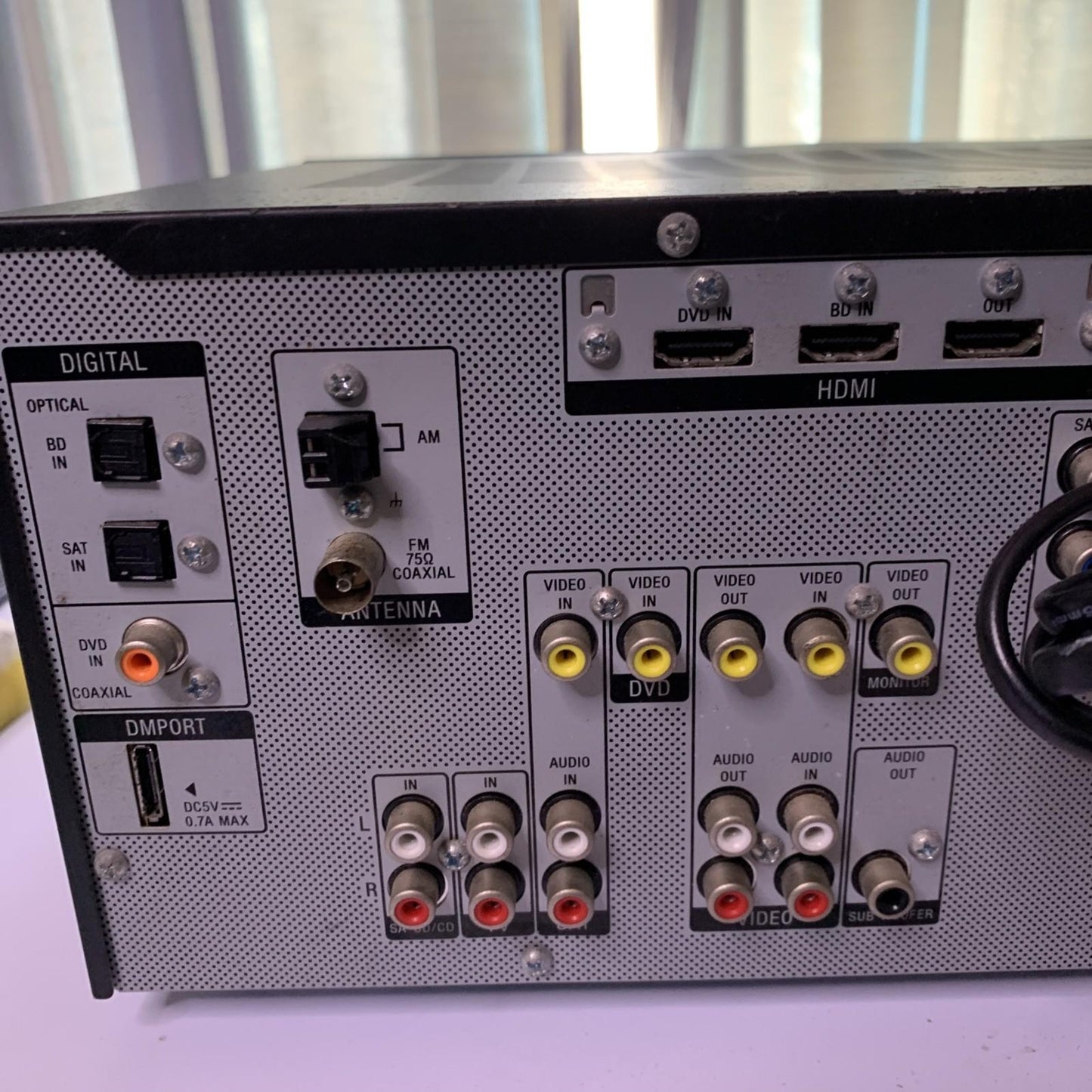 Sony Multi Channel AV Receiver 5.1 Home Theatre Surround STR-DG520 *No Remote