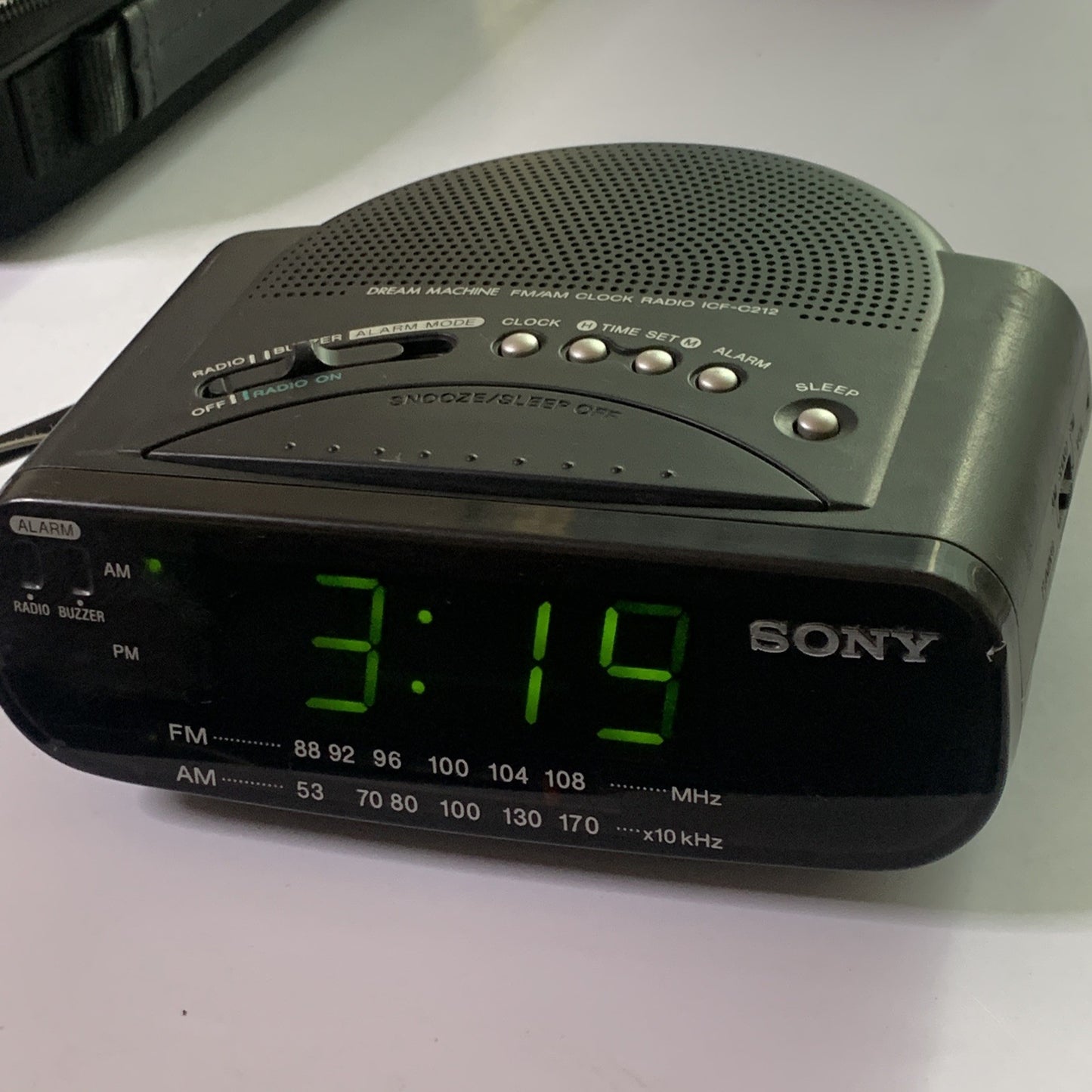 Sony Dream Machine Alarm Clock AM/FM Radio ICF-C212
