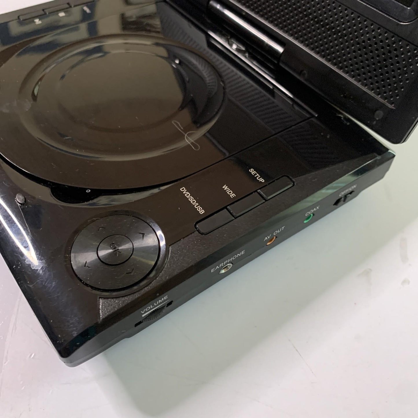 Laser 7" Portable DVD Player With Power Supply All Region Player DVD-PORTABLE-7