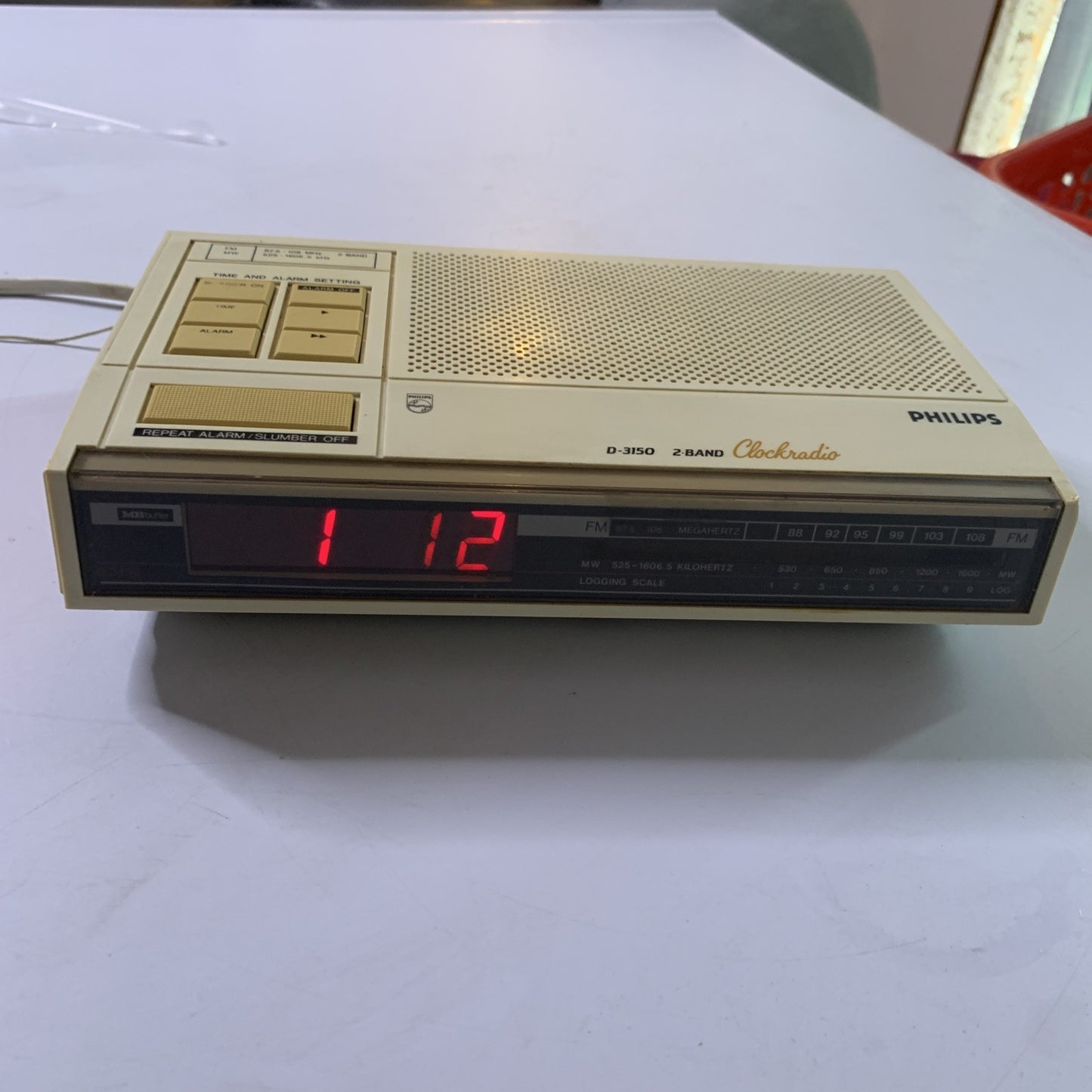 Philips D-3150 Snooze Alarm Clock Radio Vintage Retro