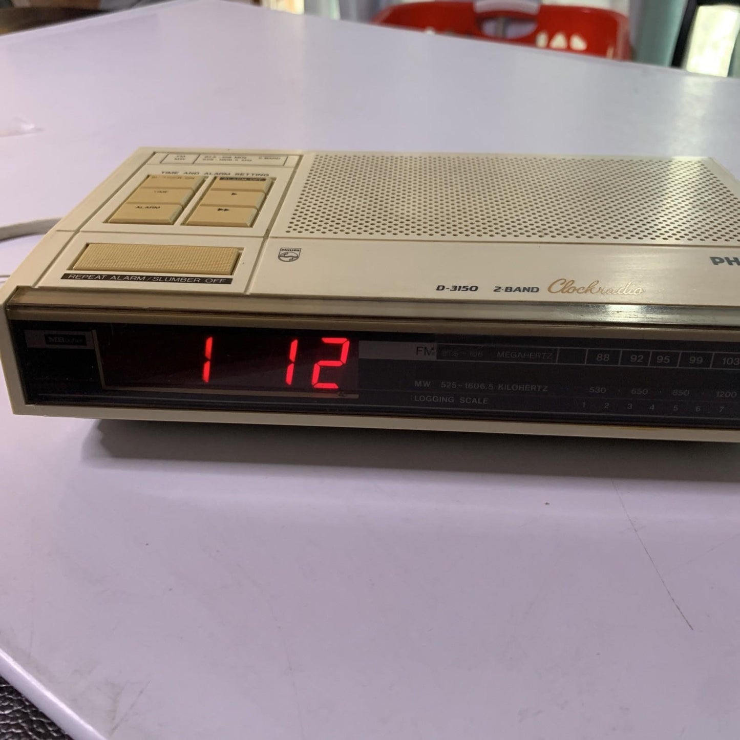 Philips D-3150 Snooze Alarm Clock Radio Vintage Retro
