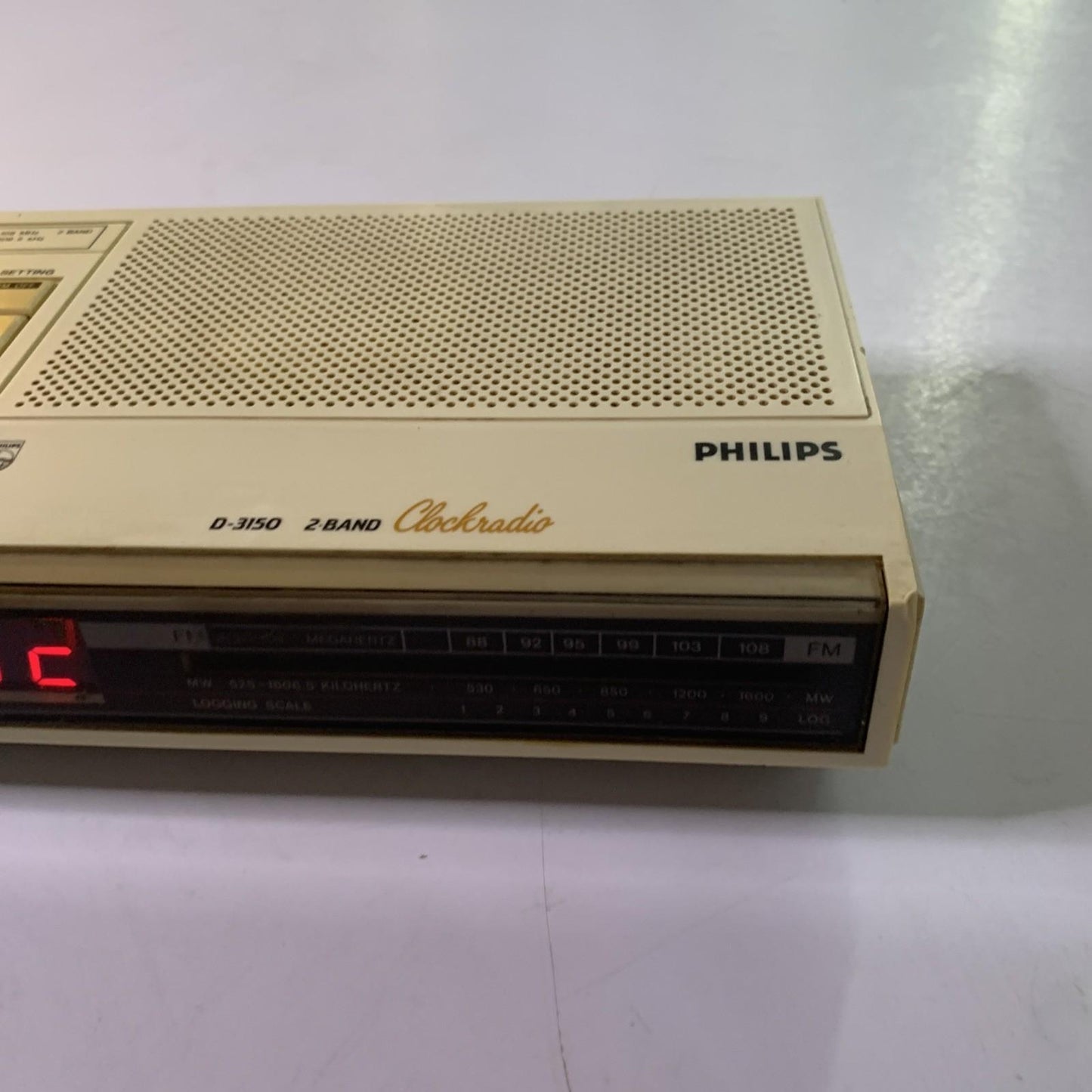 Philips D-3150 Snooze Alarm Clock Radio Vintage Retro