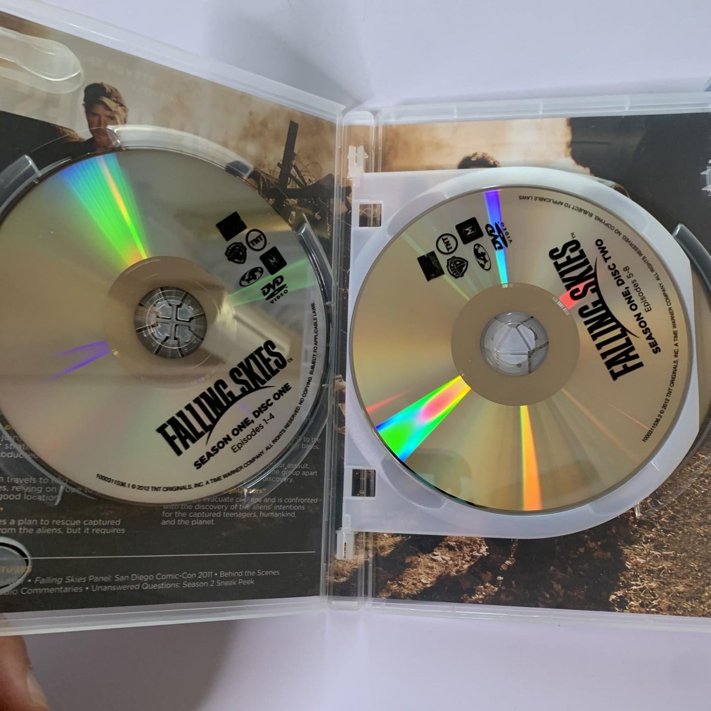 Falling Skies : Season 1 & 2 (DVD, 2011, 6-Discs) Region 4