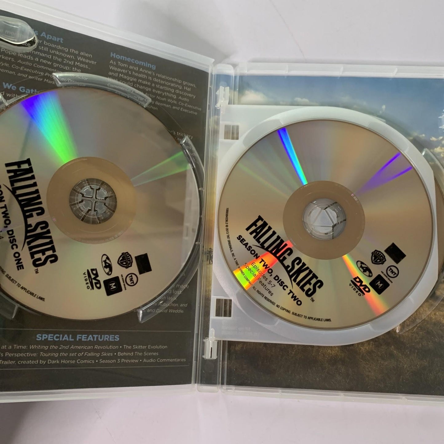 Falling Skies : Season 1 & 2 (DVD, 2011, 6-Discs) Region 4