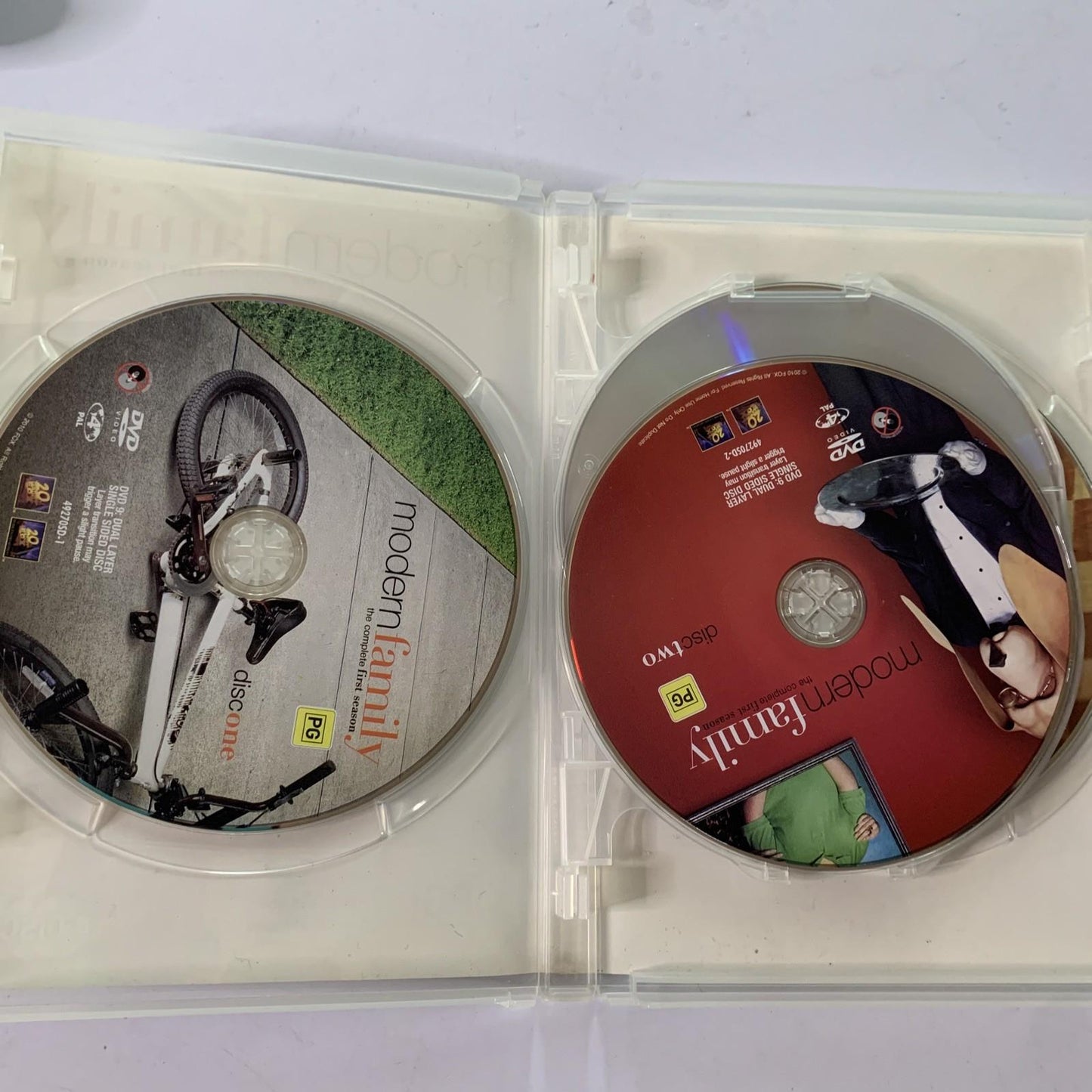 Modern Family : Season 1 (DVD, 2009, 4-Disc Set) Region 4