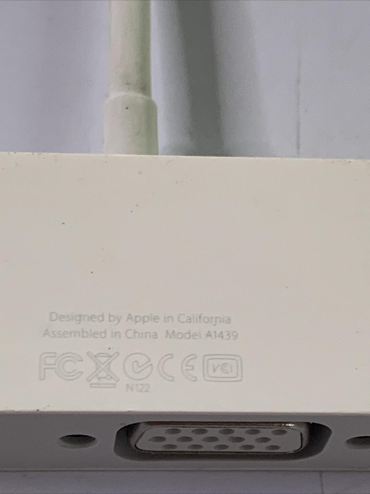 Genuine Apple Lightning to VGA Adapter MD825ZM/A A1439