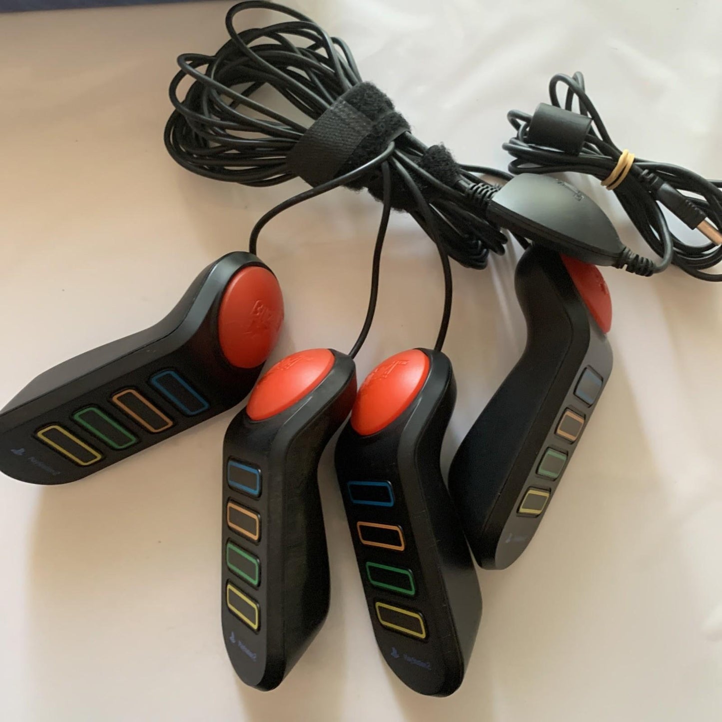 Buzz! The Music Quiz Game PS2 + Buzz Controllers PlayStation 2  Game Complete