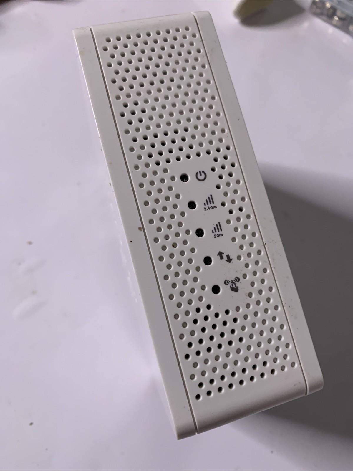 NETGEAR Universal Dual Band WiFi Range Extender 2.4 & 5 GHz White WN3500RP