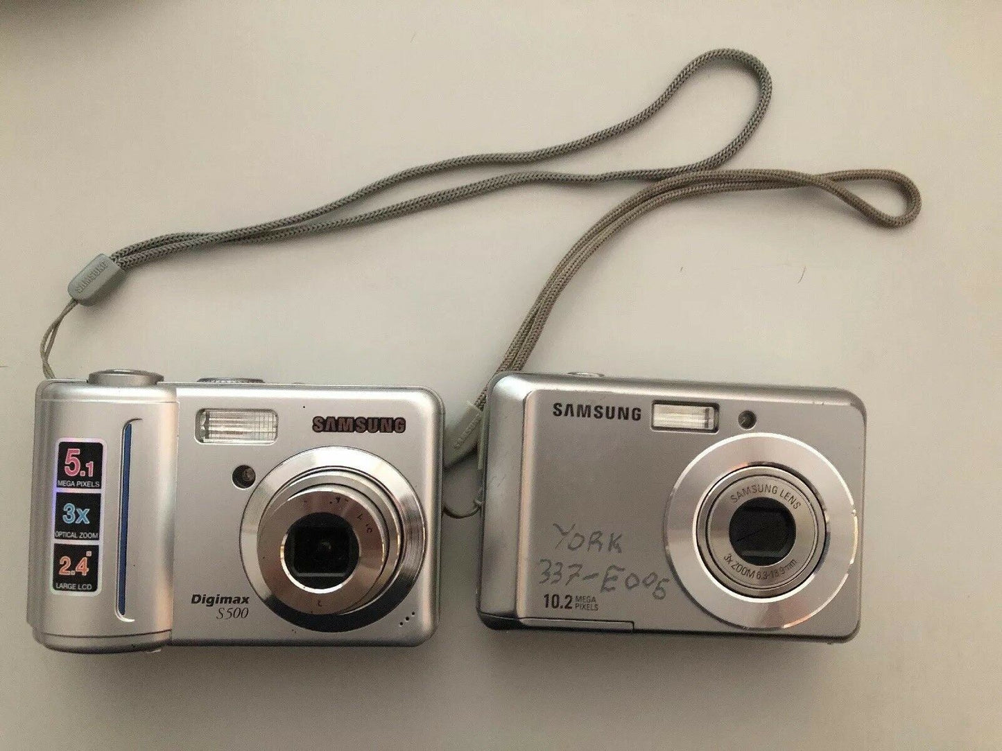 2x Digital Camera SAMSUNG ES15 10.2 MP & Samsung 5.1 MP S500 Silver - Takes AA