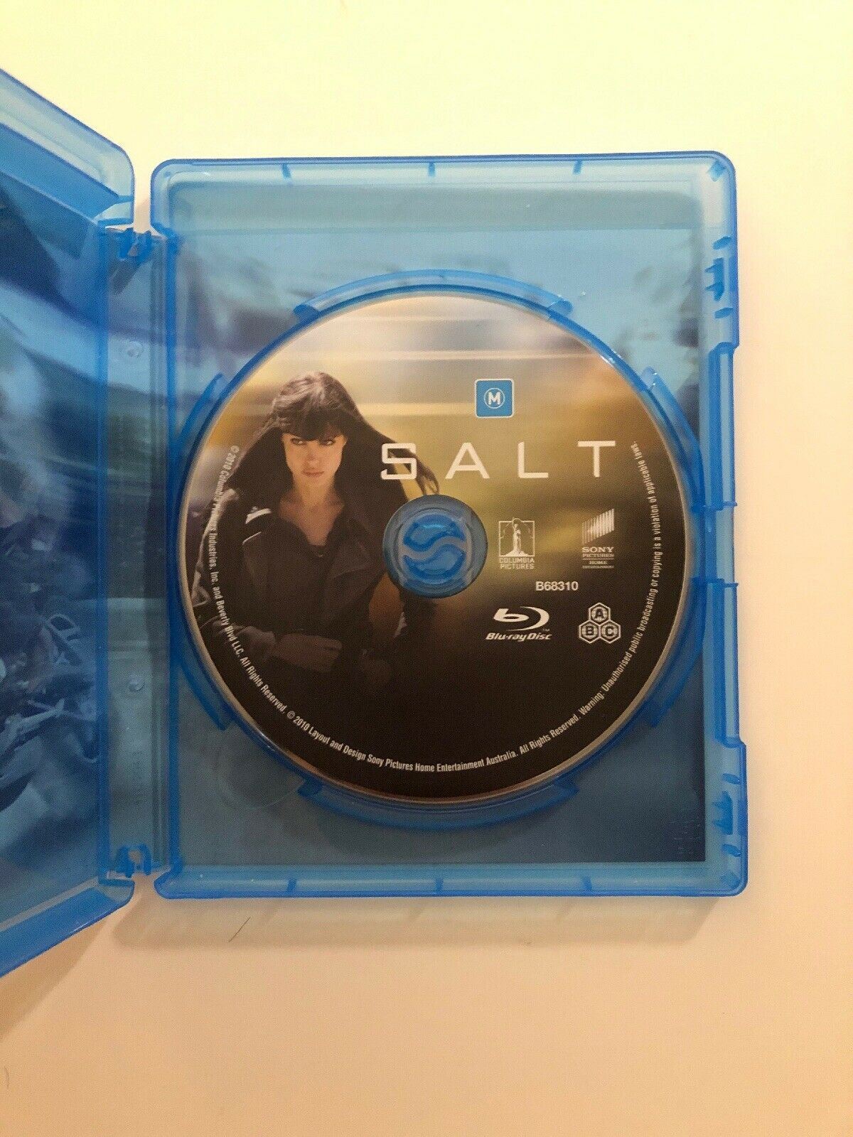 Salt (Blu-ray, 2010) - Free POSTAGE!!