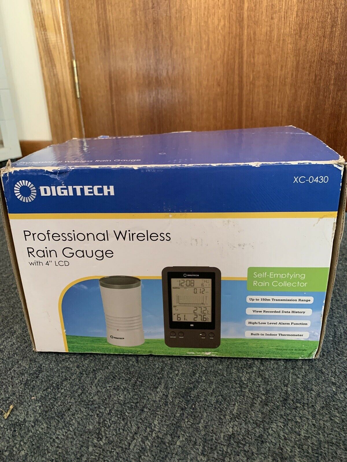 DIGITECH Professional Wireless Rain Gauge with 4" display/Measures temperature