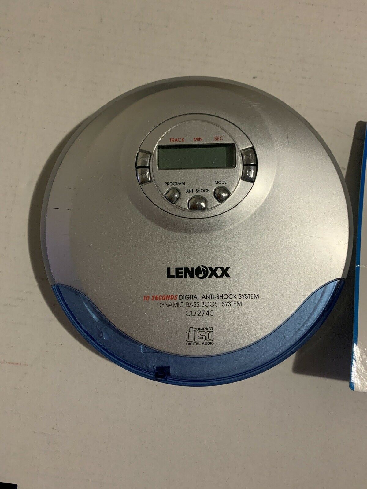 Lenoxx Portable CD Player CD2740 Dynamic Bass 10-Sec Antishock With Earphones