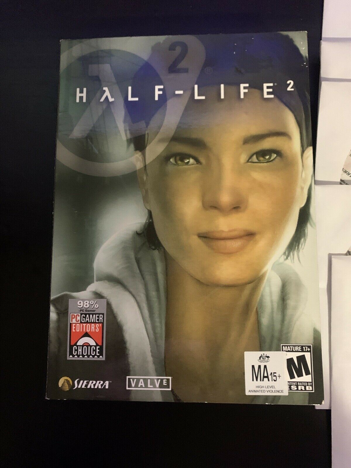 Half-Life 2 PC CD-ROM 2004 Valve with Box