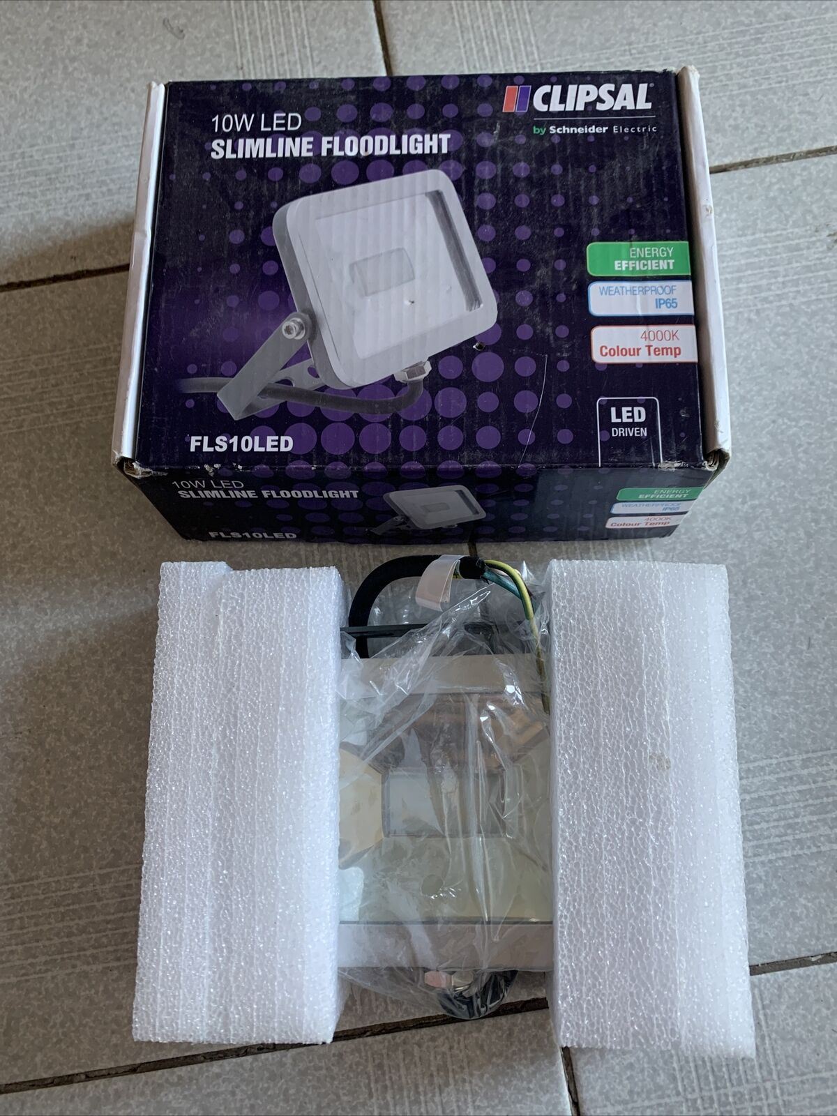 Clipsal 10W LED Slimline Floodlight FLS10LED