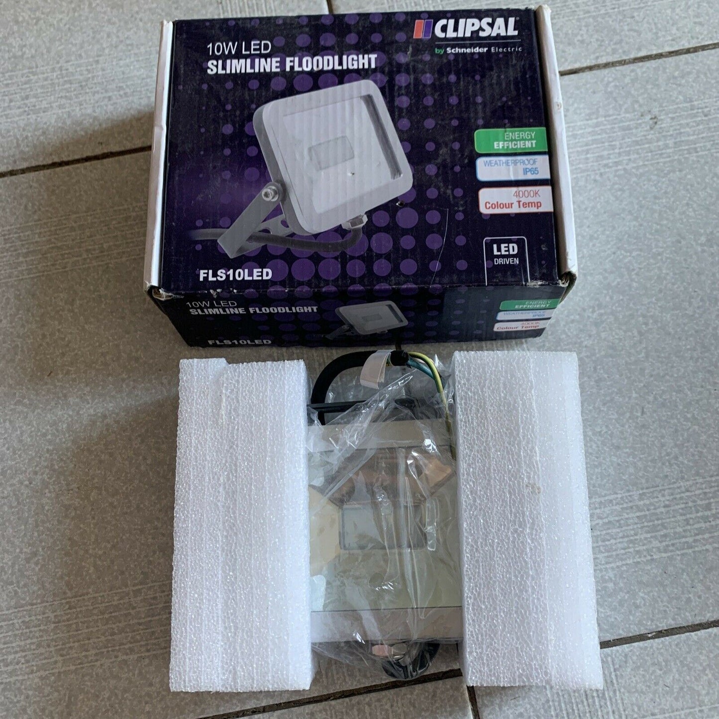 Clipsal 10W LED Slimline Floodlight FLS10LED