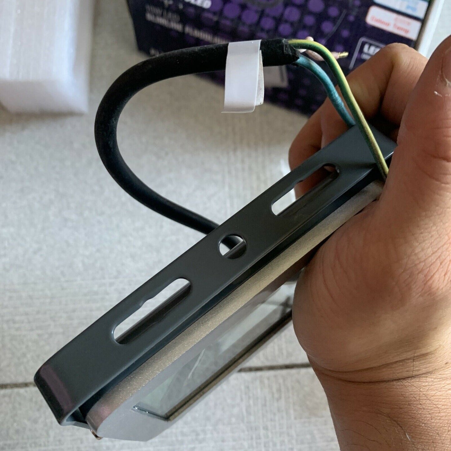 Clipsal 10W LED Slimline Floodlight FLS10LED