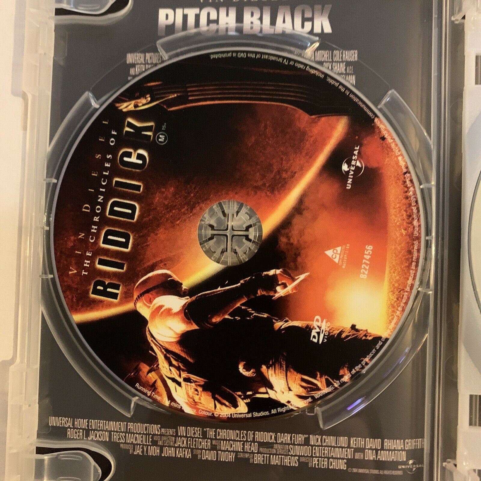 The Chronicles Of Riddick: Dark Fury dvd cover & label (2004) R1