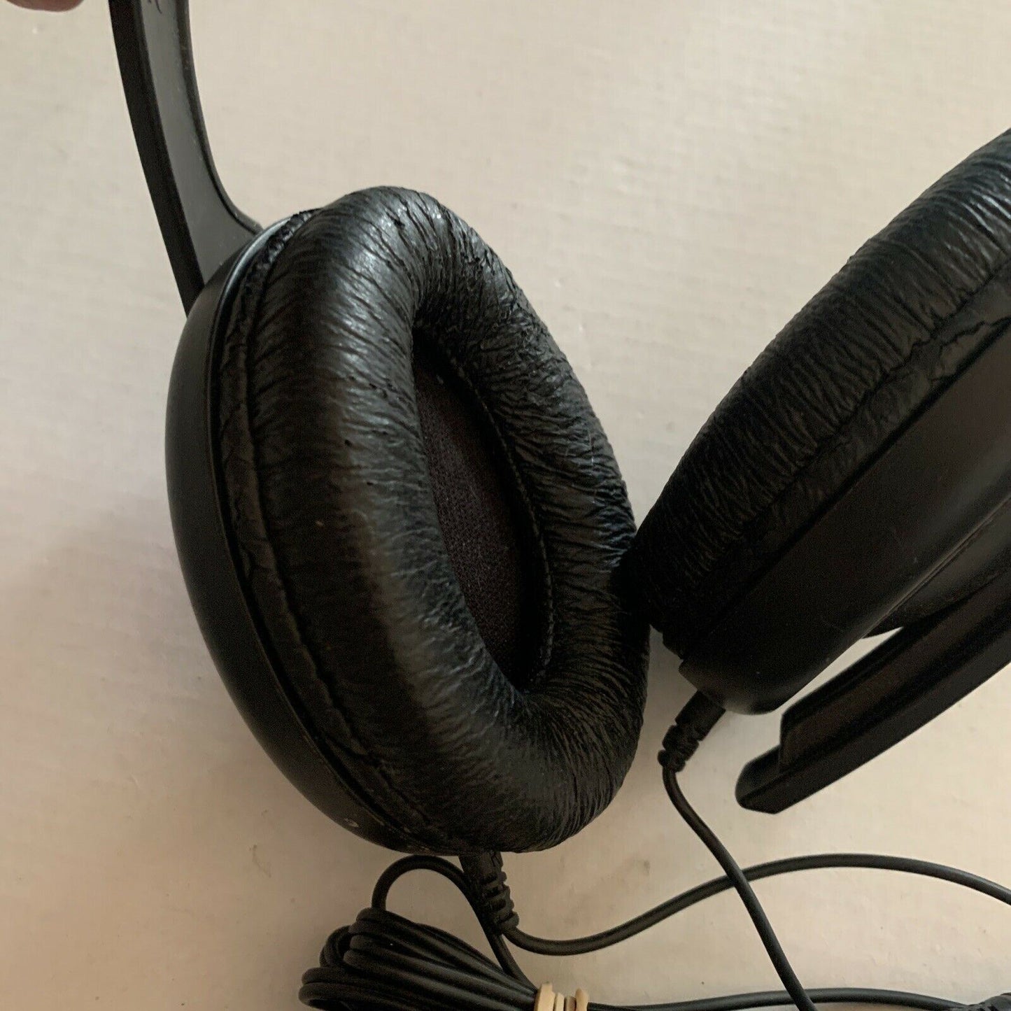 Sennheiser HD 202 Dynamic Headphones