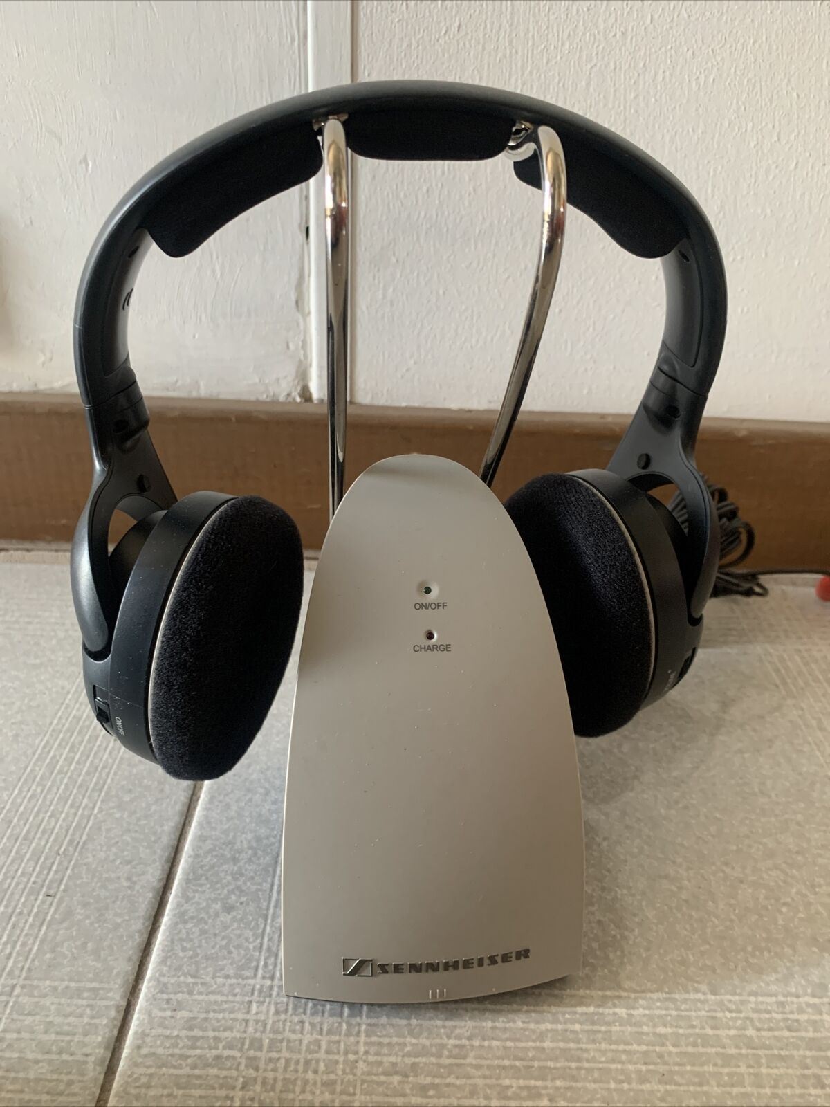 Sennheiser HDR 120 II Wireless 100m range Headphones Headset & Charging Stand