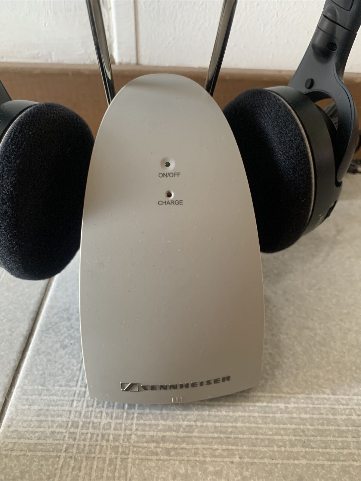 Sennheiser HDR 120 II Wireless 100m range Headphones Headset & Charging Stand