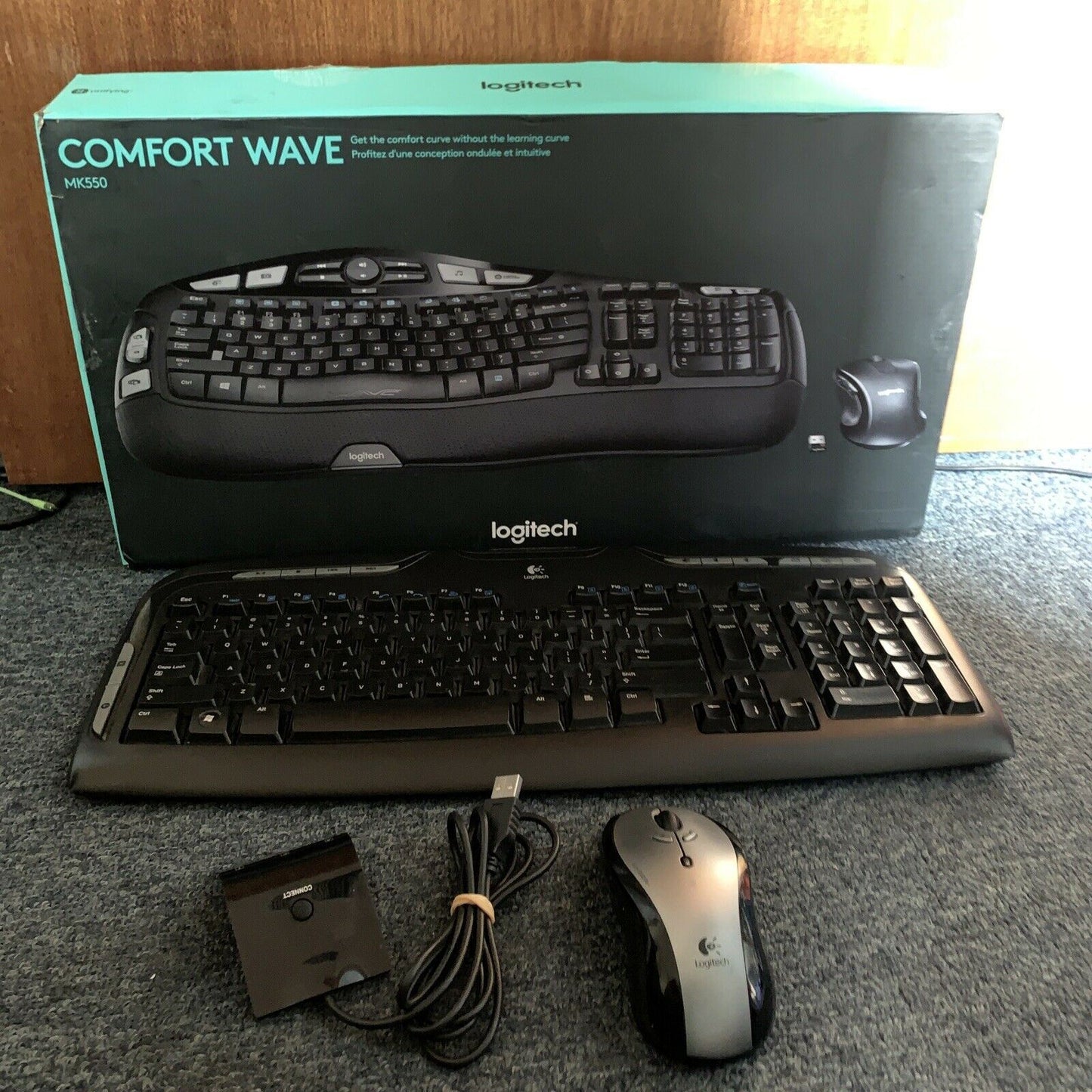 Logitech MK550 (920002555) Wireless Keyboard and Mouse Combo