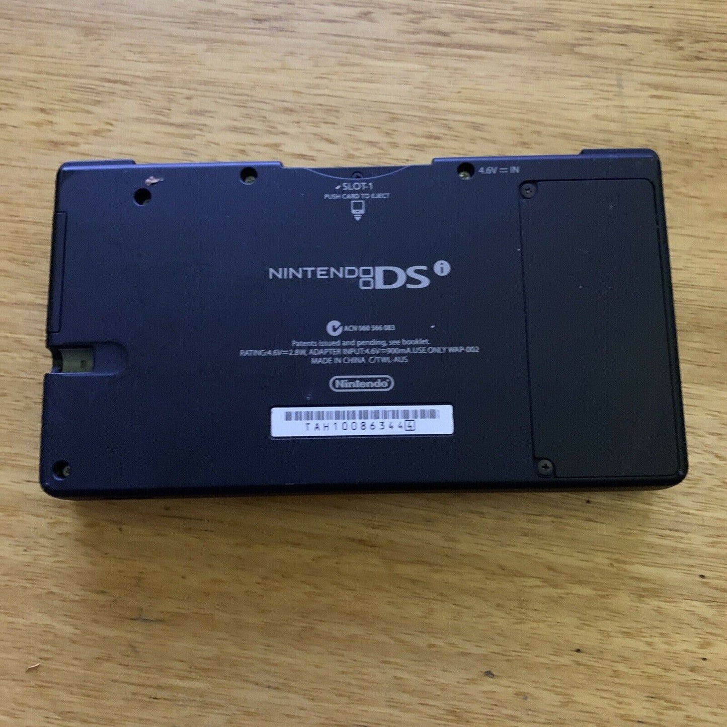 Nintendo DSi Handheld Console Black with Charger & Stylus