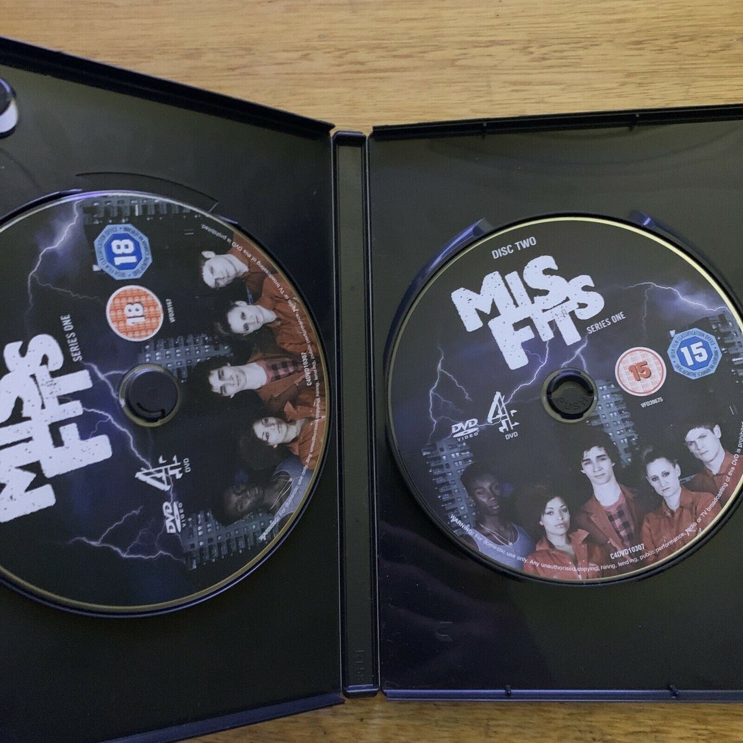 Misfits - Series 1 (DVD) Region 2