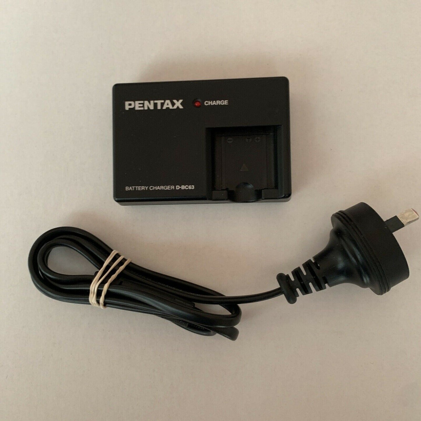 Genuine Pentax D-BC63 Battery Charger for Li-63 Battery & Pentax Optio