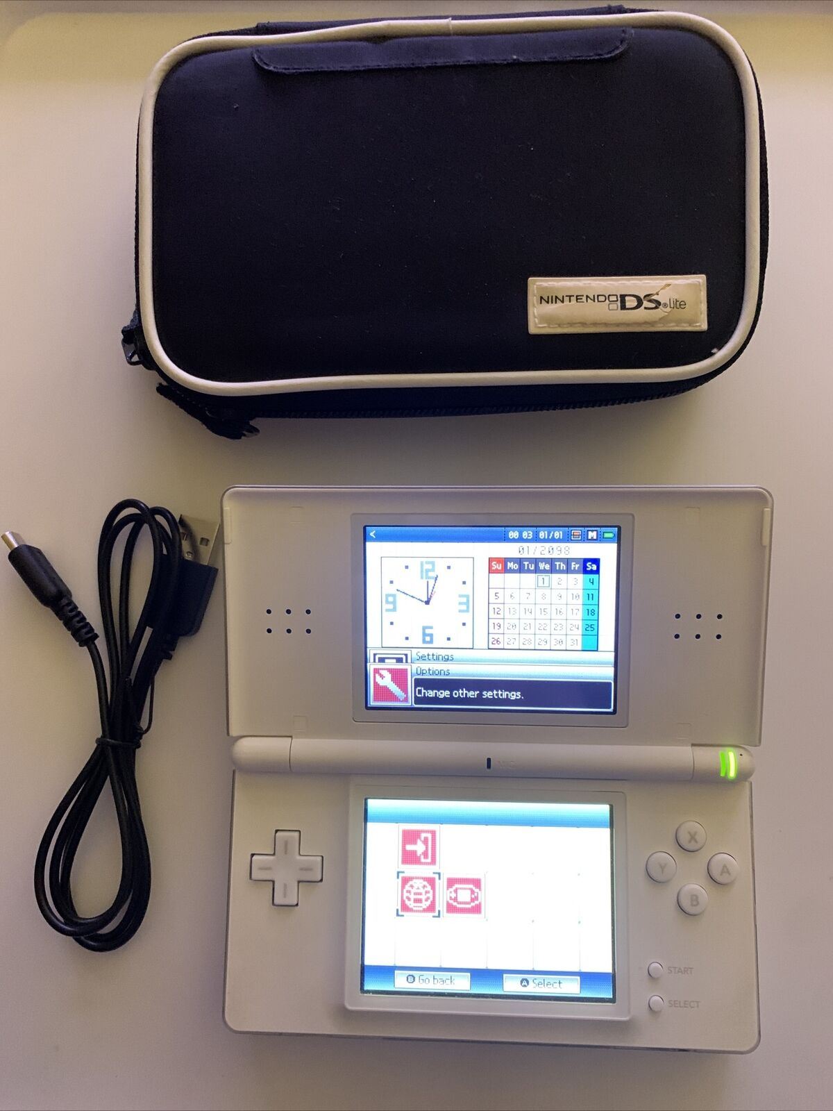 Nintendo DS Lite White Handheld System with Case & USB Charger