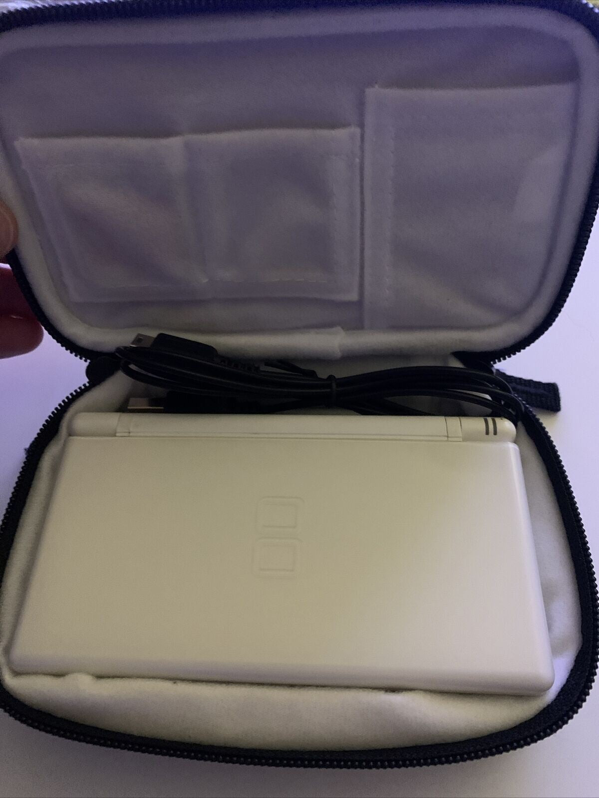 Nintendo DS Lite White Handheld System with Case & USB Charger