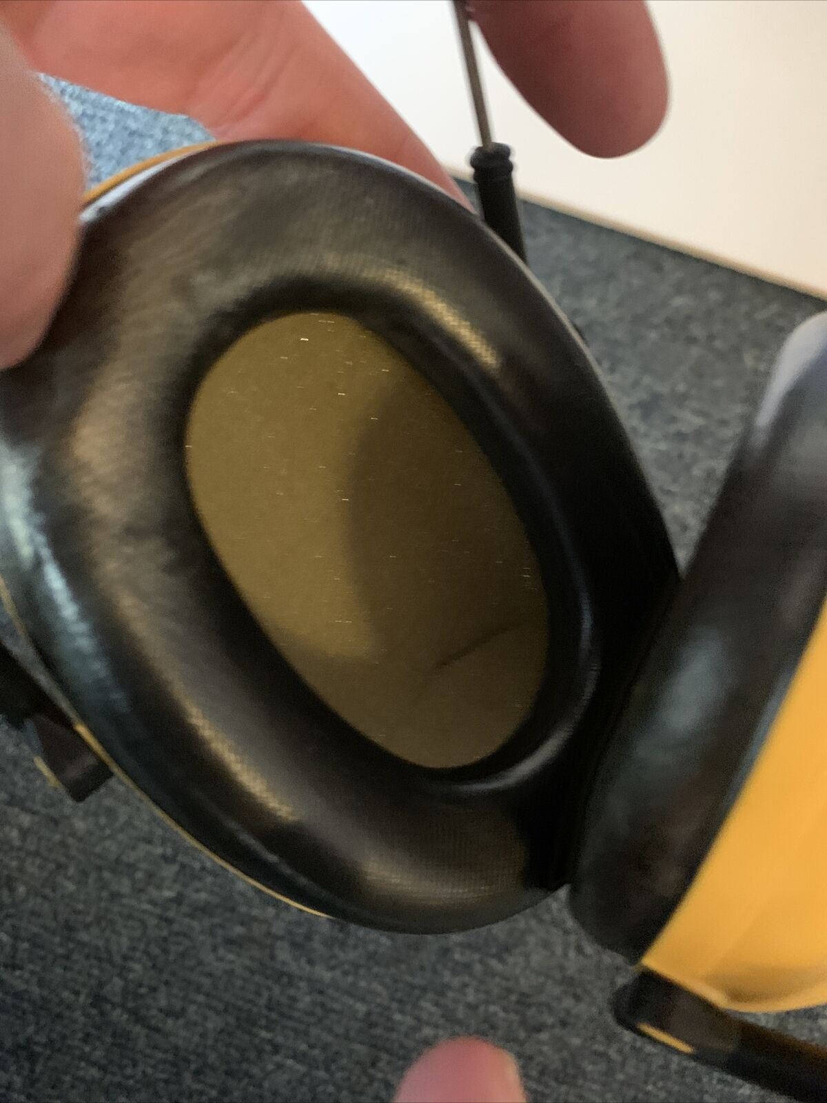 3M PELTOR H9 Select Performance Series - Passive Earmuffs Hearing Protection