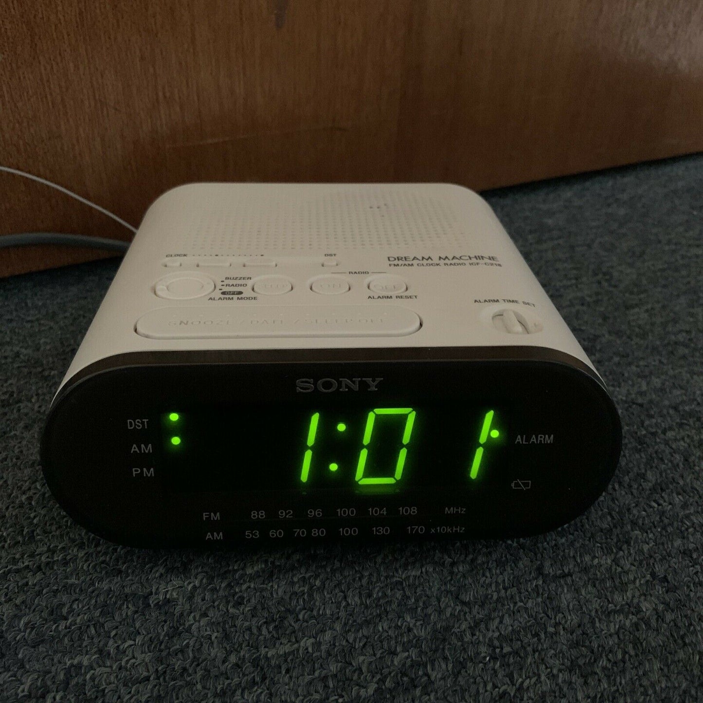 Sony Dream Machine ICF-C218 Alarm Clock AM/FM Radio