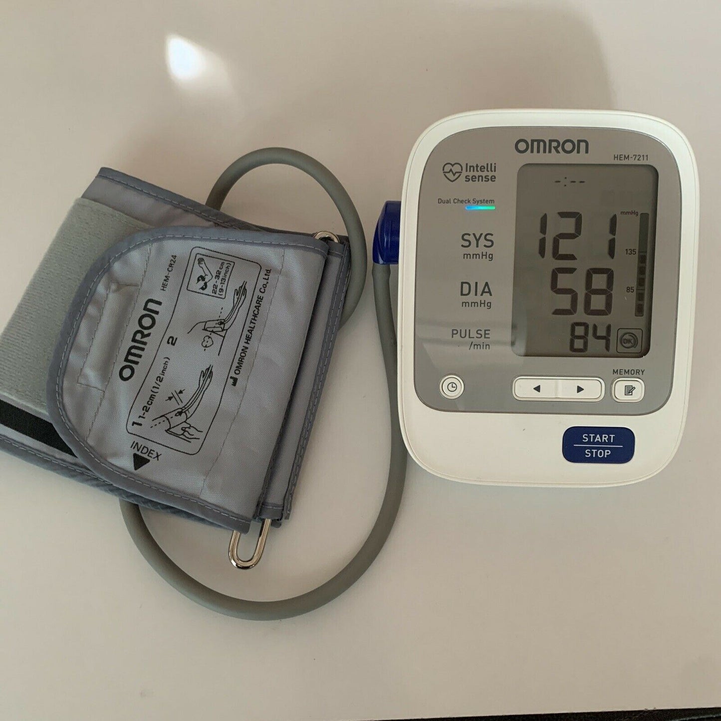 Omron HEM-7211 Automatic Blood Pressure Monitor