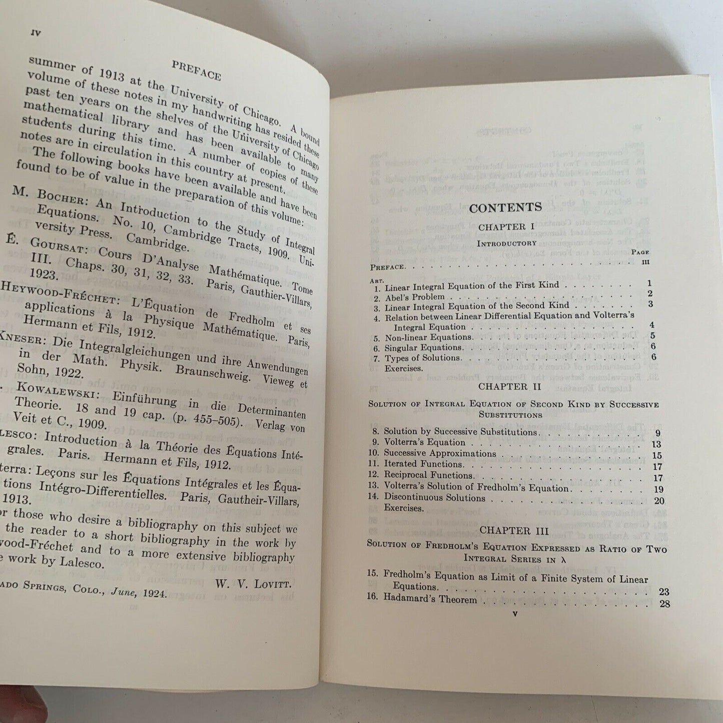 Linear Integral Equations by William Vernon Lovitt
