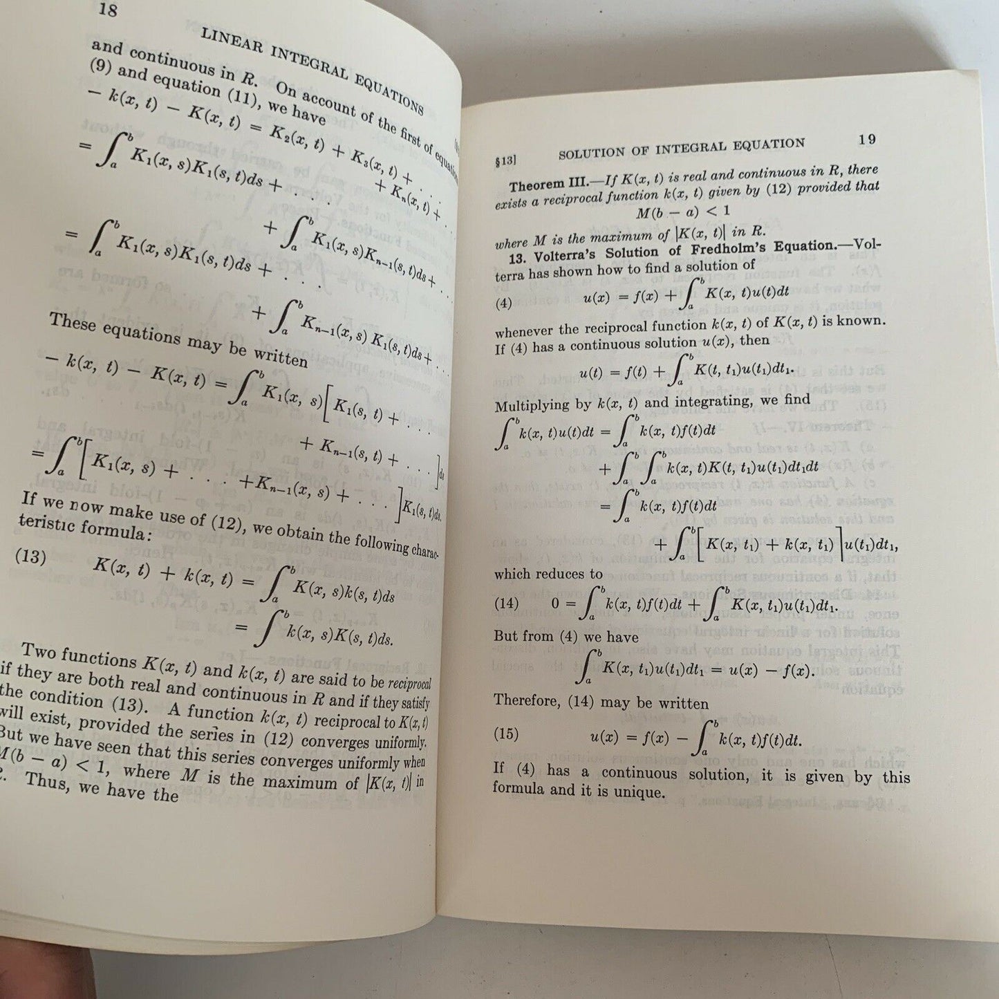 Linear Integral Equations by William Vernon Lovitt