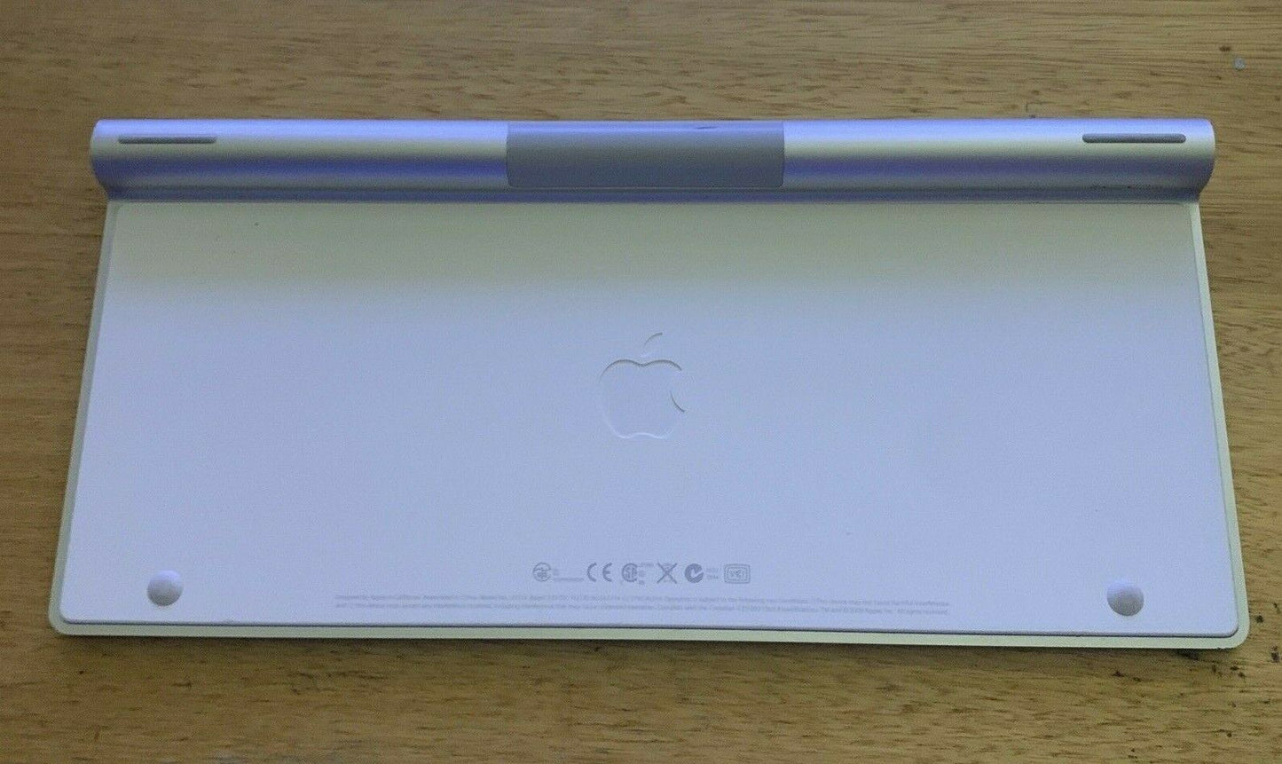 Apple Wireless Bluetooth Keyboard A1314 - Doesn't Turn On For Parts Or Repair