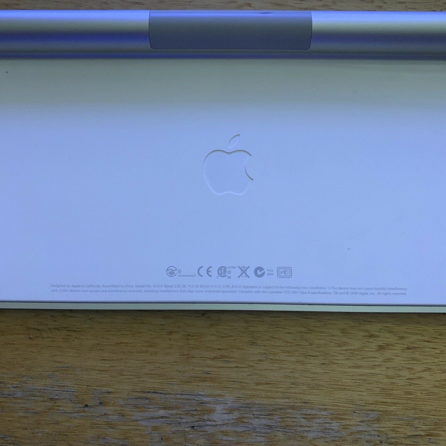 Apple Wireless Bluetooth Keyboard A1314 - Doesn't Turn On For Parts Or Repair