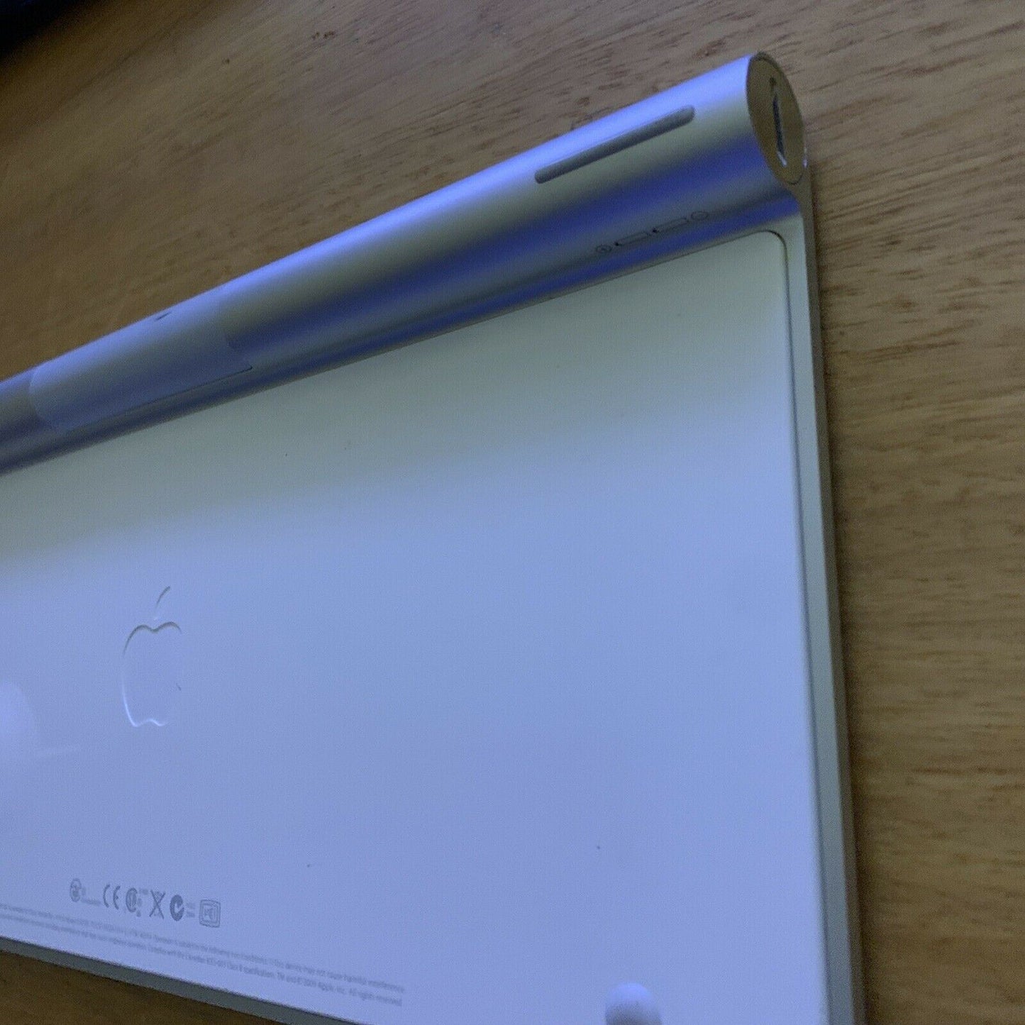 Apple Wireless Bluetooth Keyboard A1314 - Doesn't Turn On For Parts Or Repair