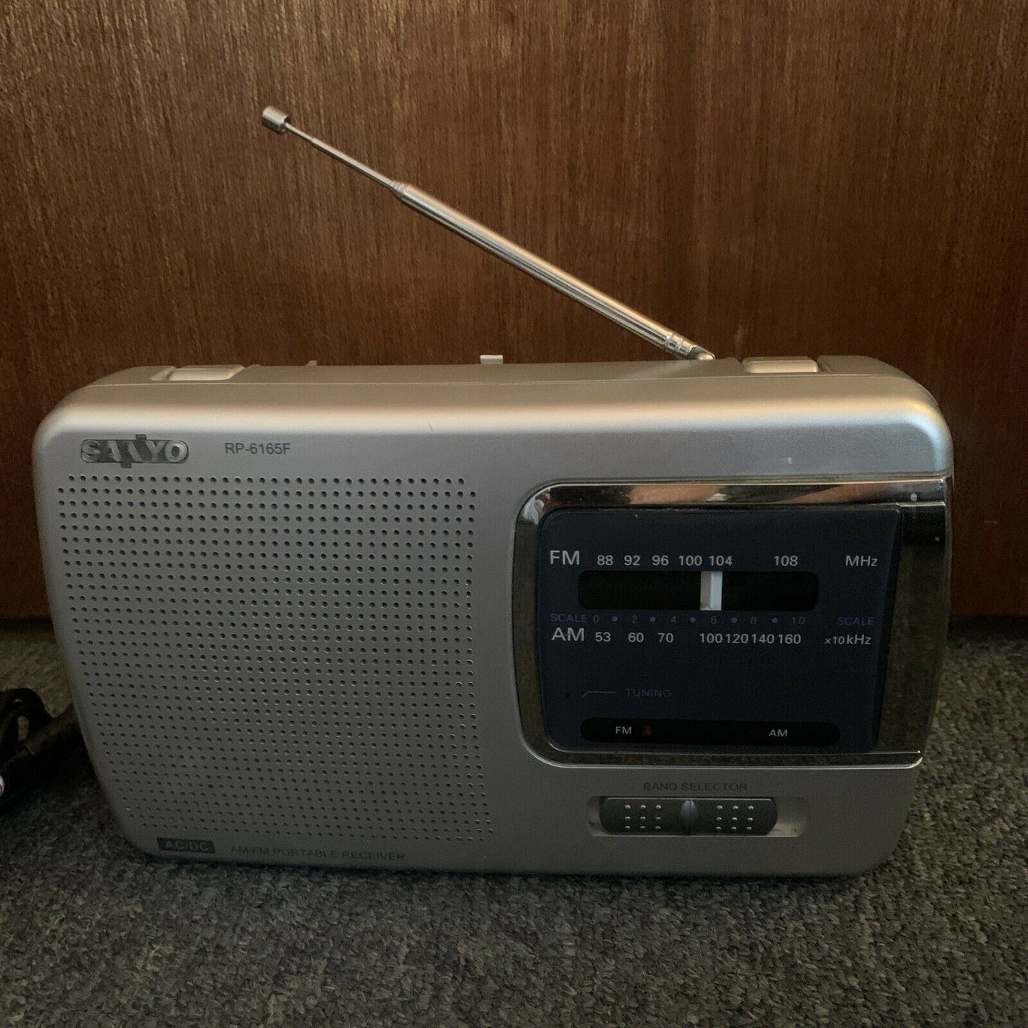 Sanyo RP-6165F AM/FM Portable Radio Receiver AC Mains or Battery Operated